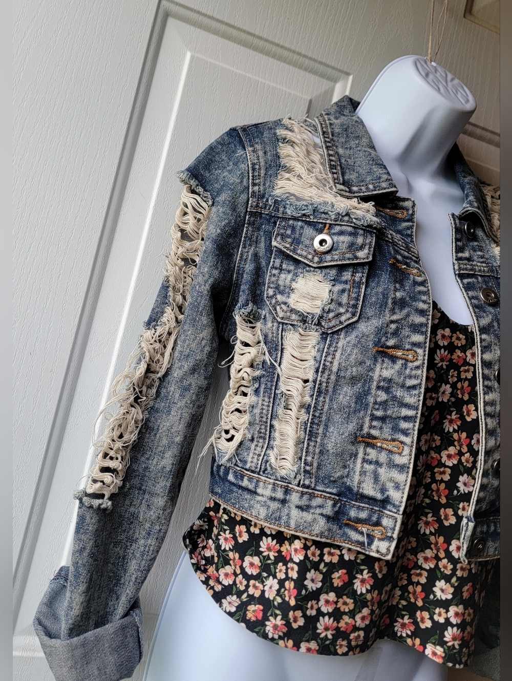 Distressed Grunge Jean Jacket Size Small - Picture 4 of 5
